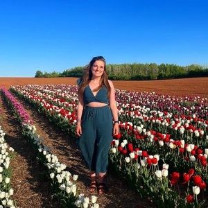 Meet your Posher, Laura